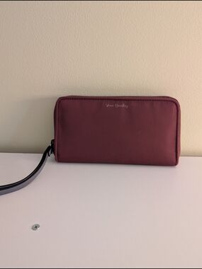 Vera Bradley Hawthorn Rose Midtown RFID Wristlet